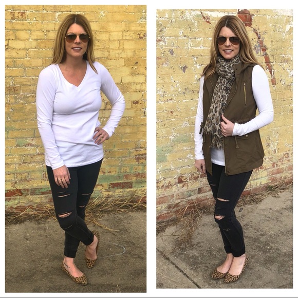 Tops - Wardrobe basic must have! White LS vneck